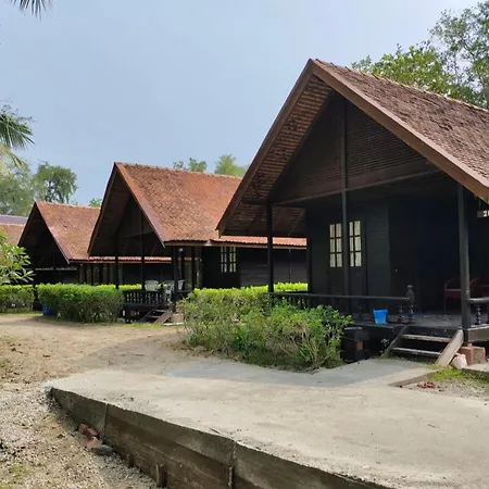 Alun Alun Island Resort Kampong Atap Zing Exterior photo