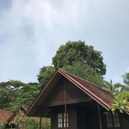 Alun Alun Island Resort Kampong Atap Zing Exterior photo